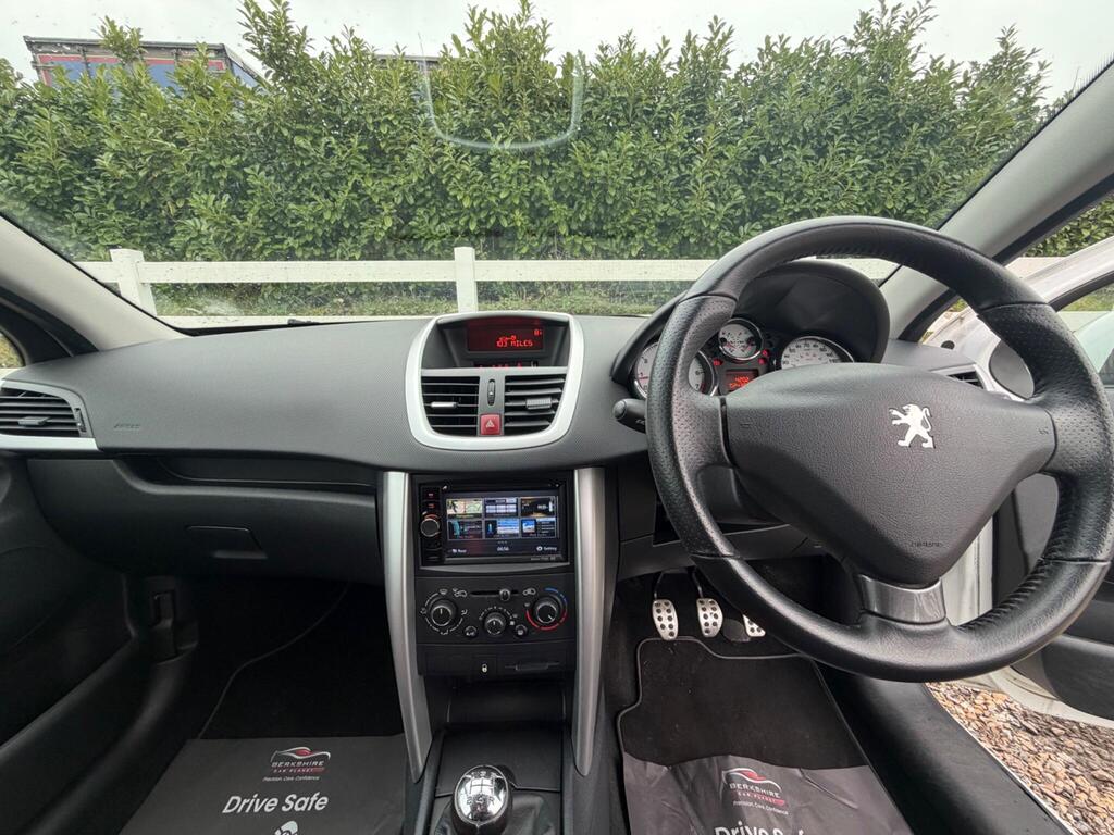 2012 Peugeot 207 thumbnail 13