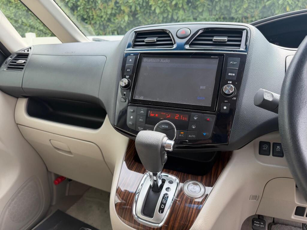 2014 Nissan Serena thumbnail 15