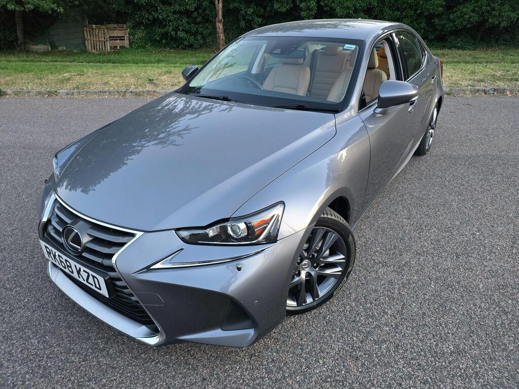 Lexus IS Saloon 2.5 300h Advance E-CVT Euro 6 (s/s) 4dr