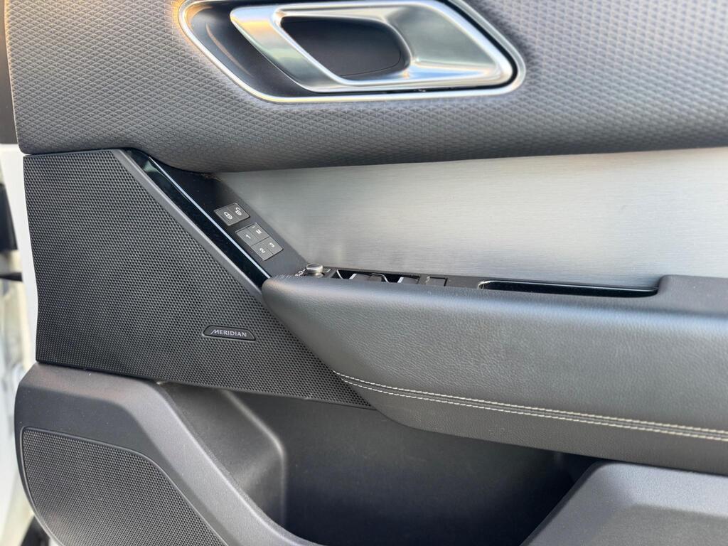 Land Rover Range Rover Velar 2.0 D240 R-Dynamic S Auto 4WD Euro 6 (s/s) 5dr thumbnail 48