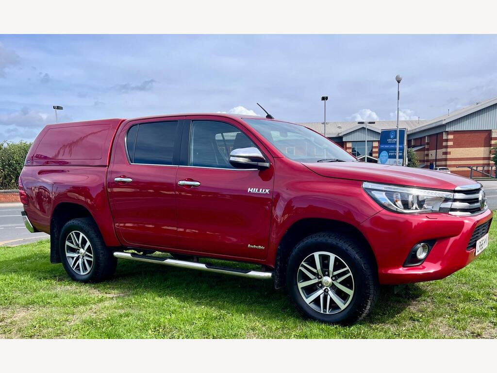 Toyota Hilux Pickup 2.4 D-4D Invincible Auto 4WD Euro 6 4dr (TSS)