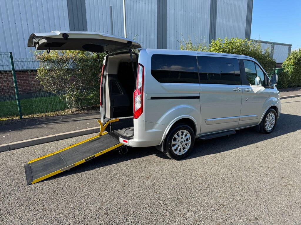 Ford Tourneo Custom Minibus 2.0 310 EcoBlue Titanium Auto L1 Euro 6 (s/s) 5dr