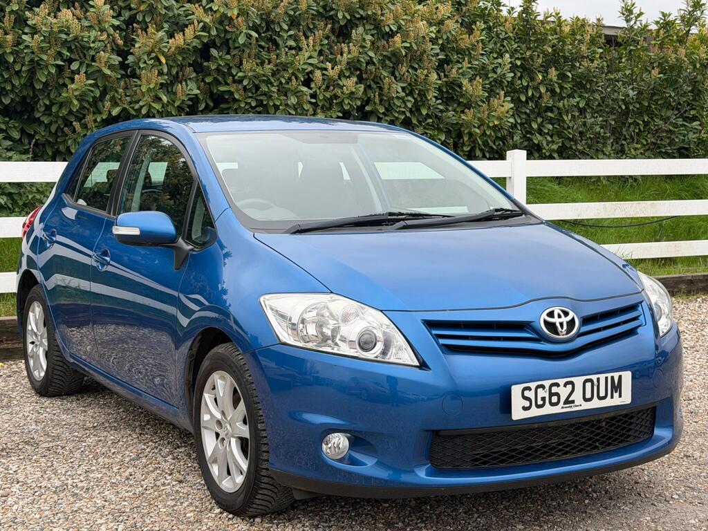 2012 Toyota Auris thumbnail 6