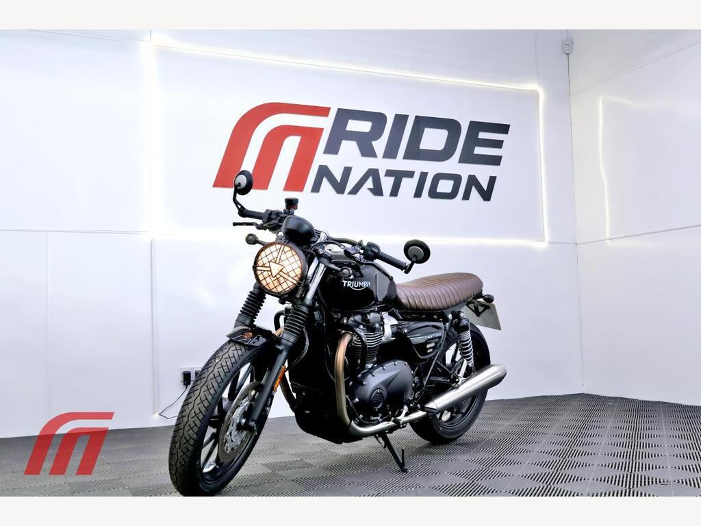 Triumph Street Twin