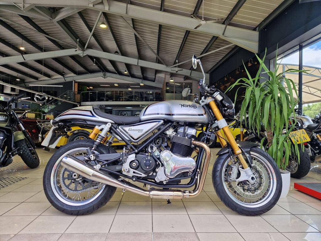 Norton Commando 961