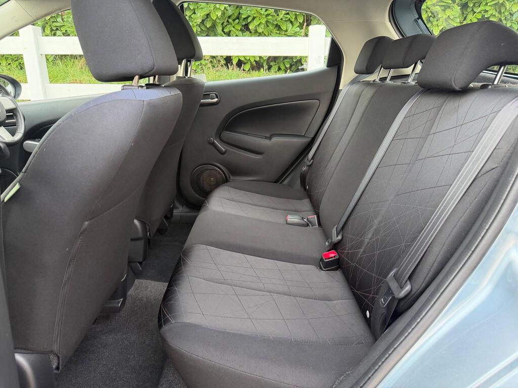 2012 Mazda Mazda2 thumbnail 20