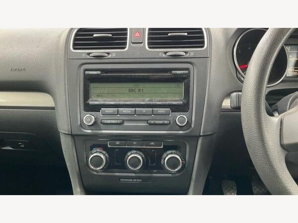 2011 Volkswagen Golf thumbnail 11