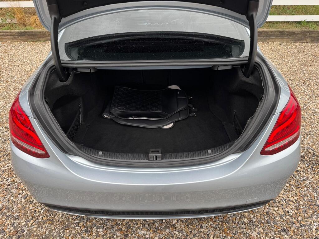 Mercedes-Benz C Class 2.1 C220d AMG Line (Premium) 7G-Tronic+ Euro 6 (s/s) 4dr thumbnail 42