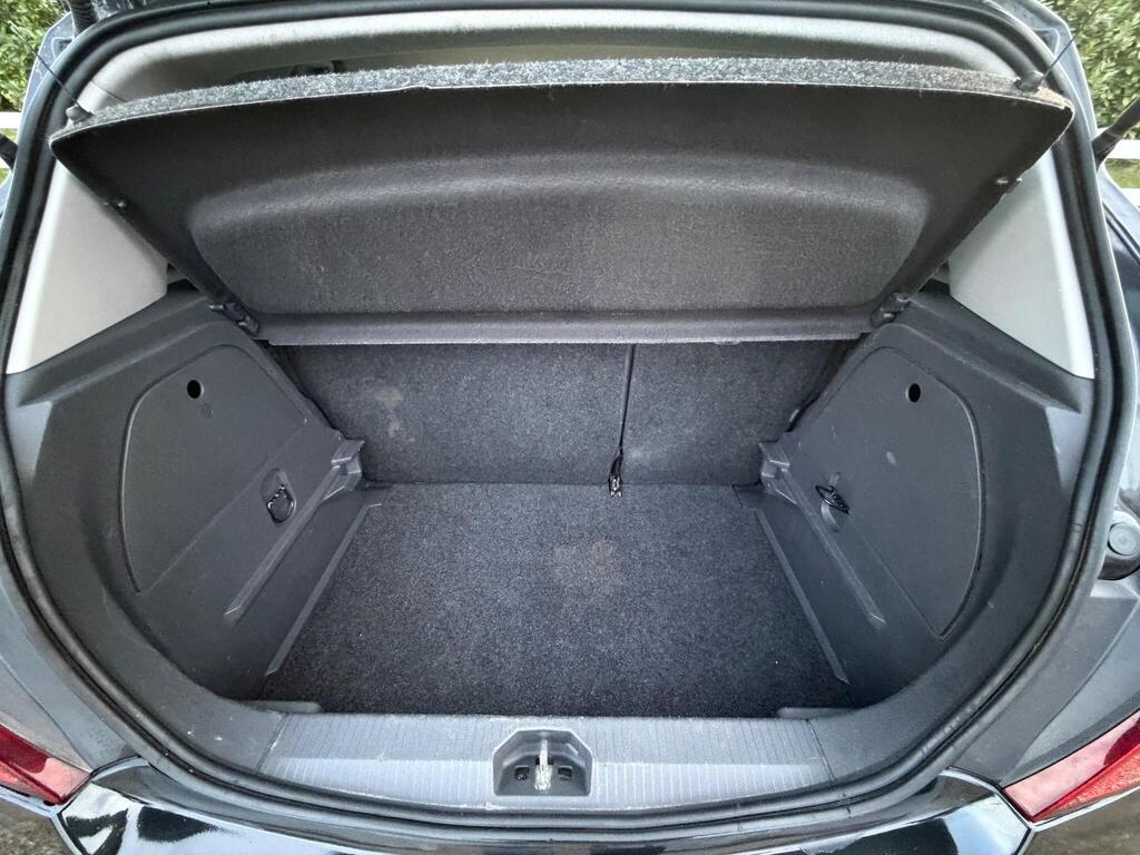 2014 Vauxhall Corsa thumbnail 23