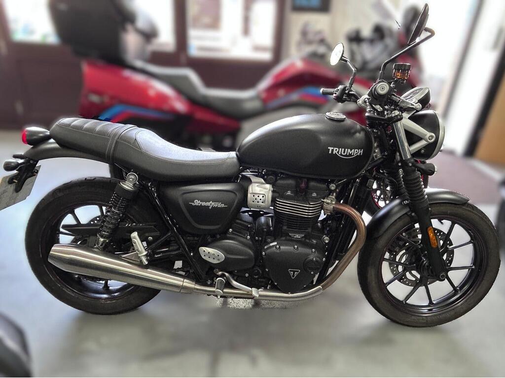 Triumph Street Twin