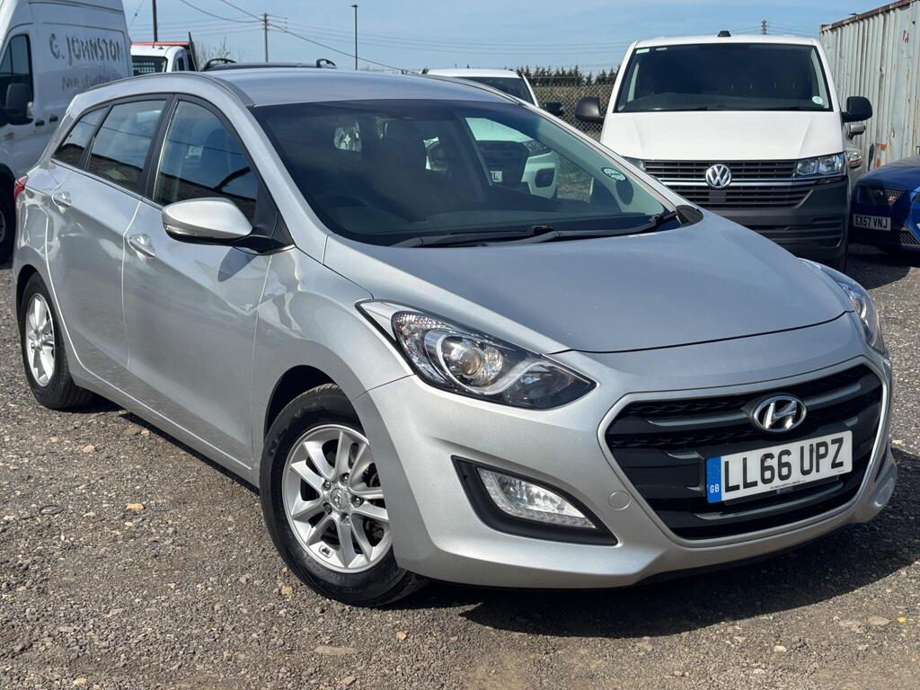 Hyundai i30 Estate 1.6 CRDi Blue Drive SE Nav Tourer Euro 6 (s/s) 5dr