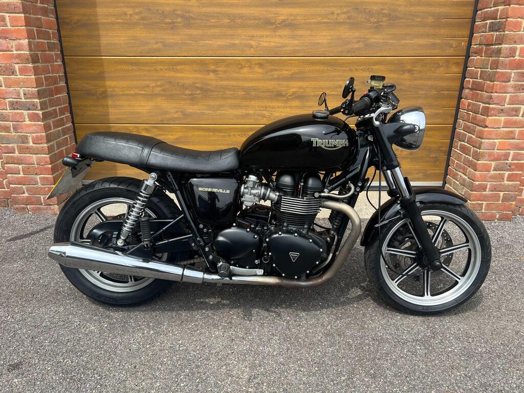 Triumph Bonneville 865