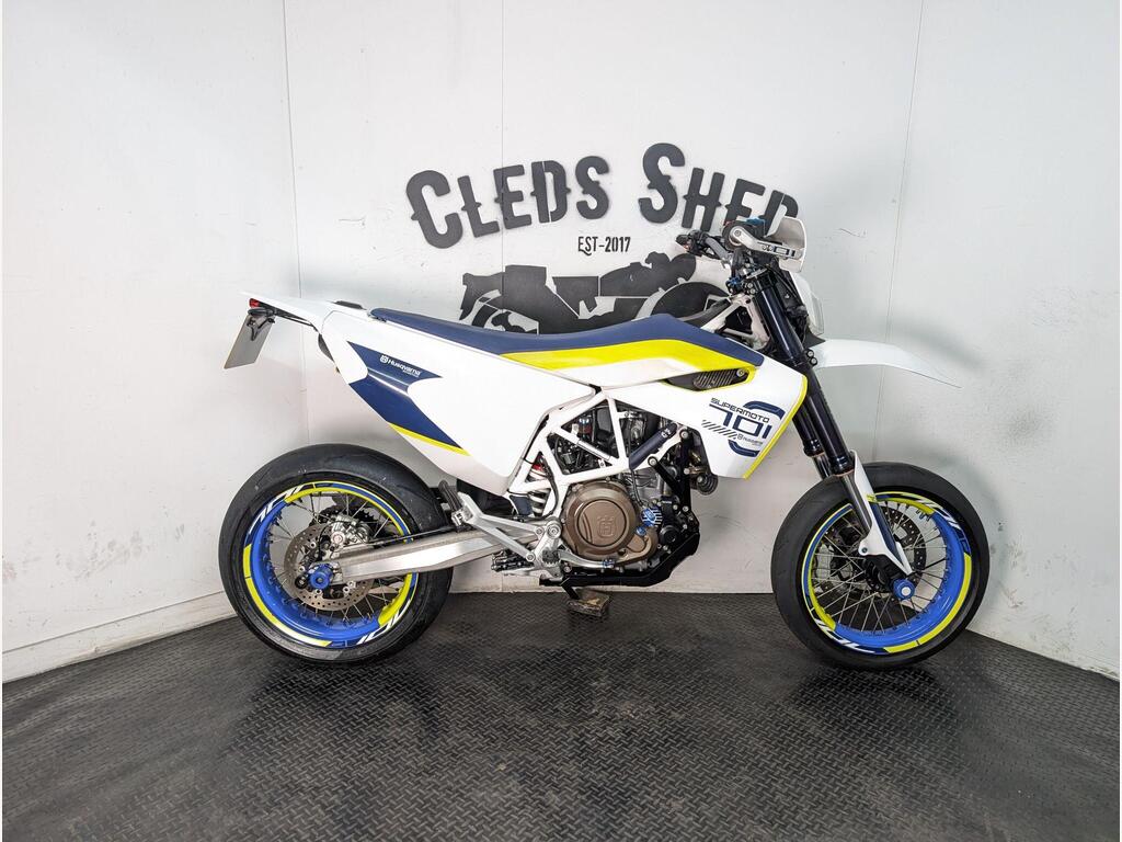 Husqvarna 701 Supermoto