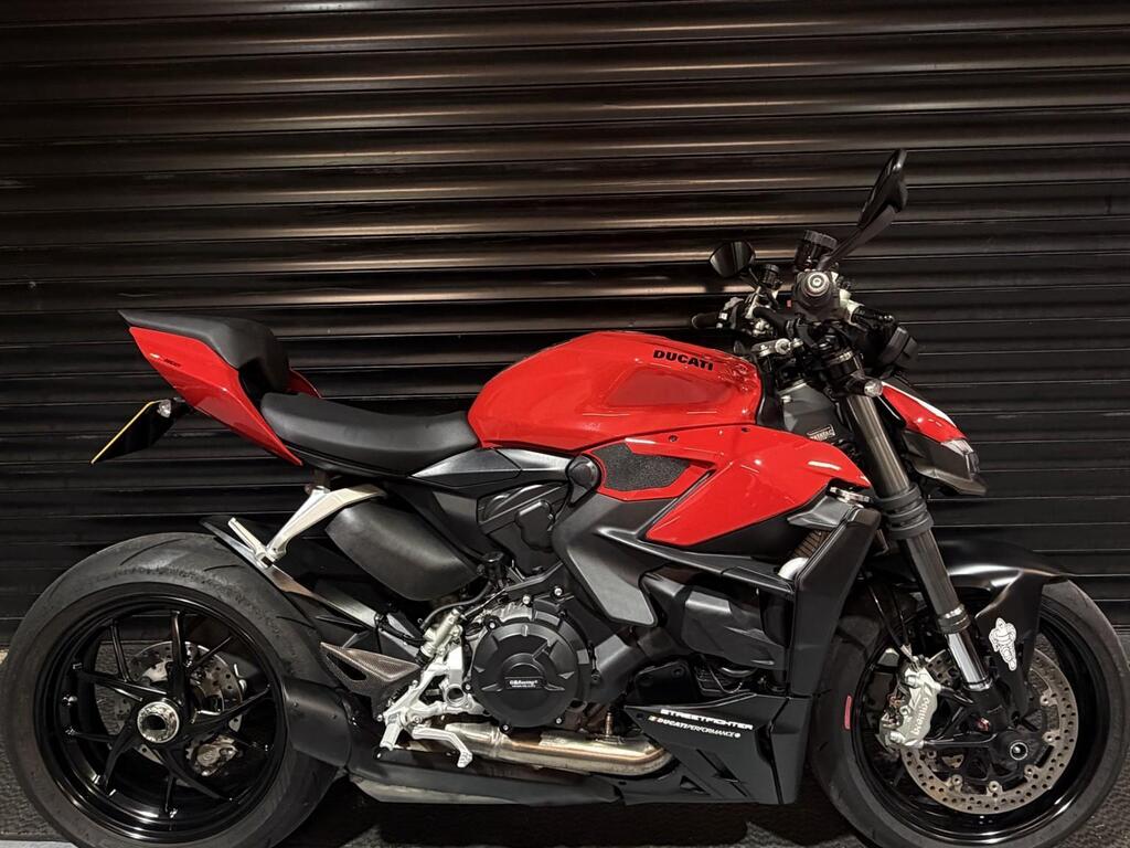 Ducati Streetfighter V2