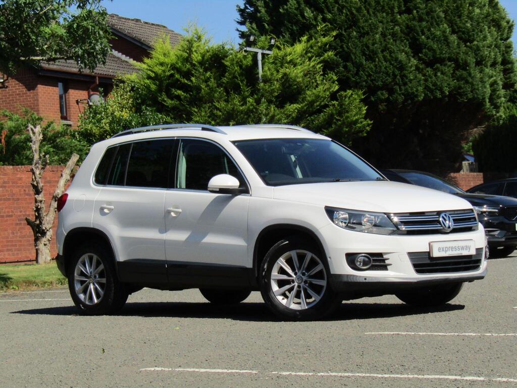 Volkswagen Tiguan SUV 2.0 TDI BlueMotion Tech SE DSG 4WD Euro 5 (s/s) 5dr