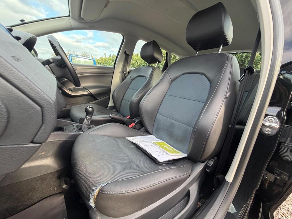 2016 SEAT Ibiza thumbnail 32