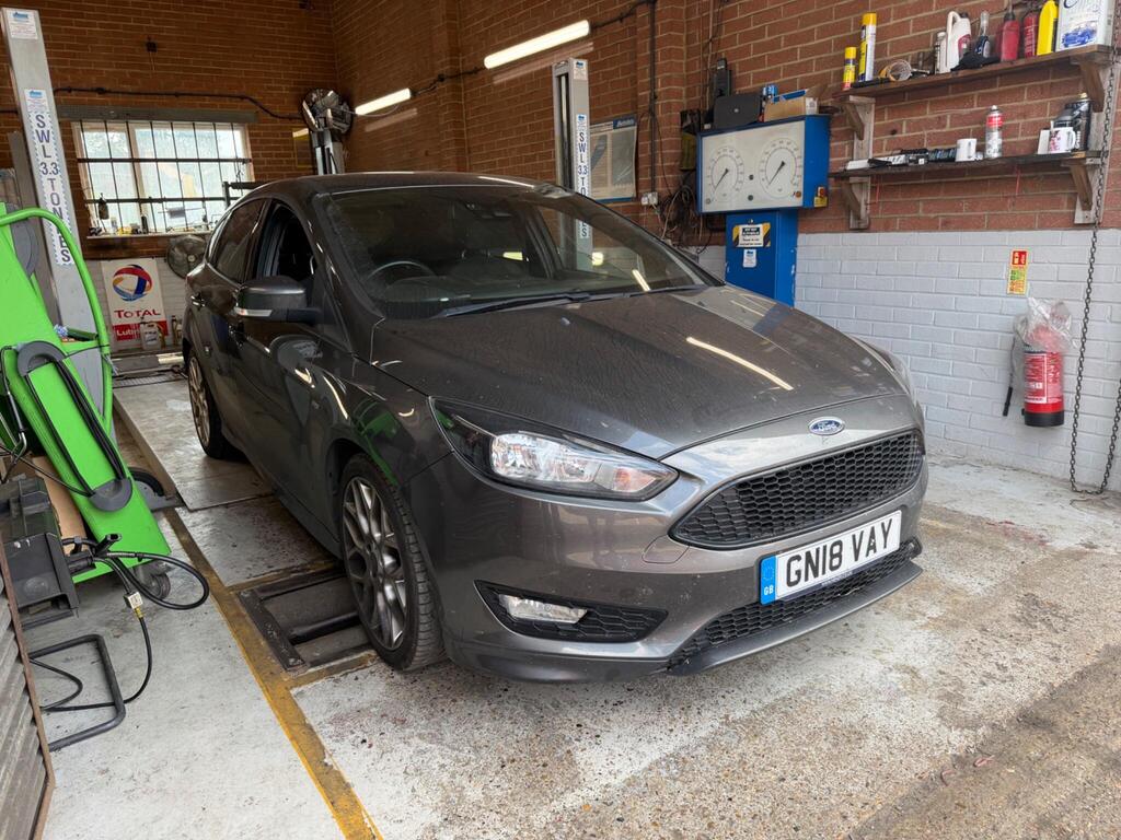Ford Focus Hatchback 1.5T EcoBoost ST-Line Euro 6 (s/s) 5dr