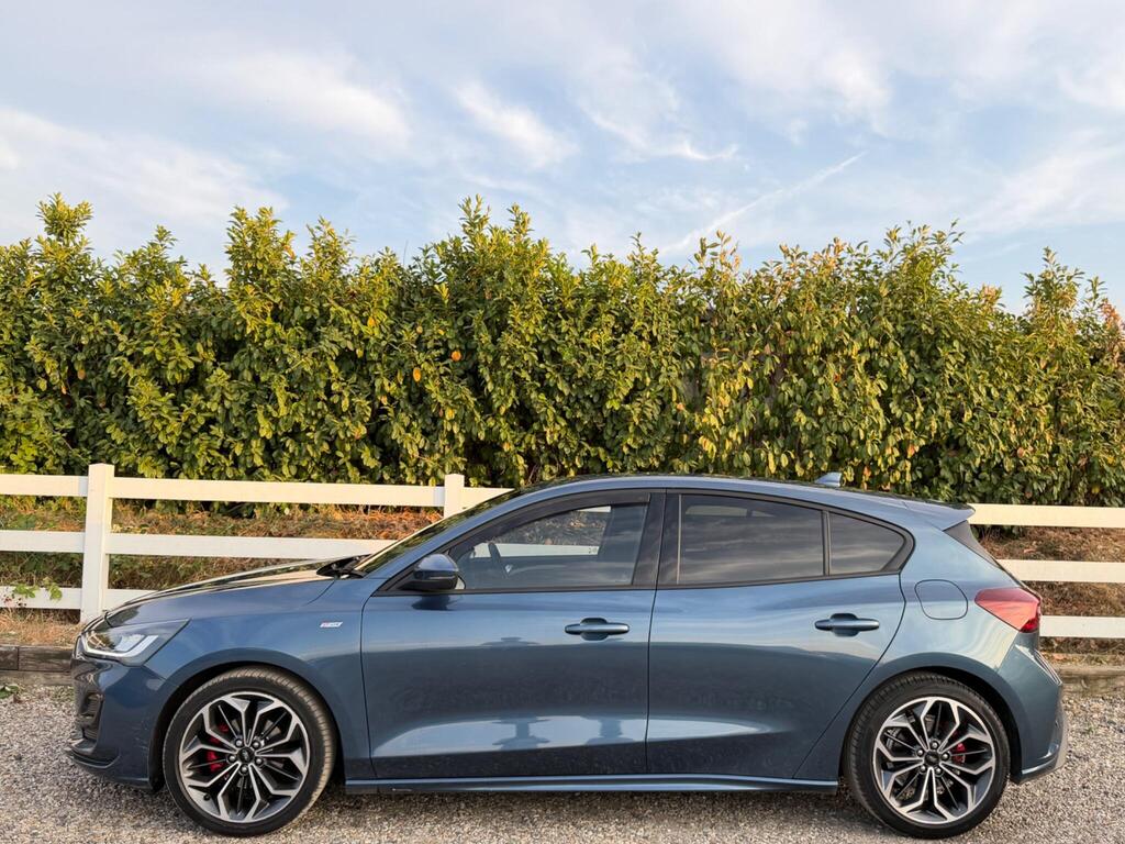 2024 Ford Focus thumbnail 10