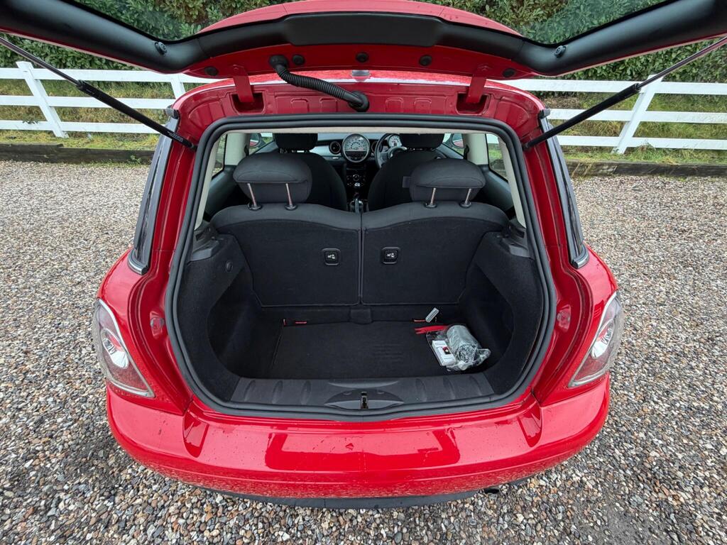 2011 MINI Hatch thumbnail 24