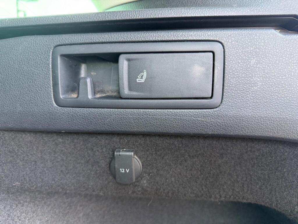 2016 Volkswagen Passat thumbnail 23