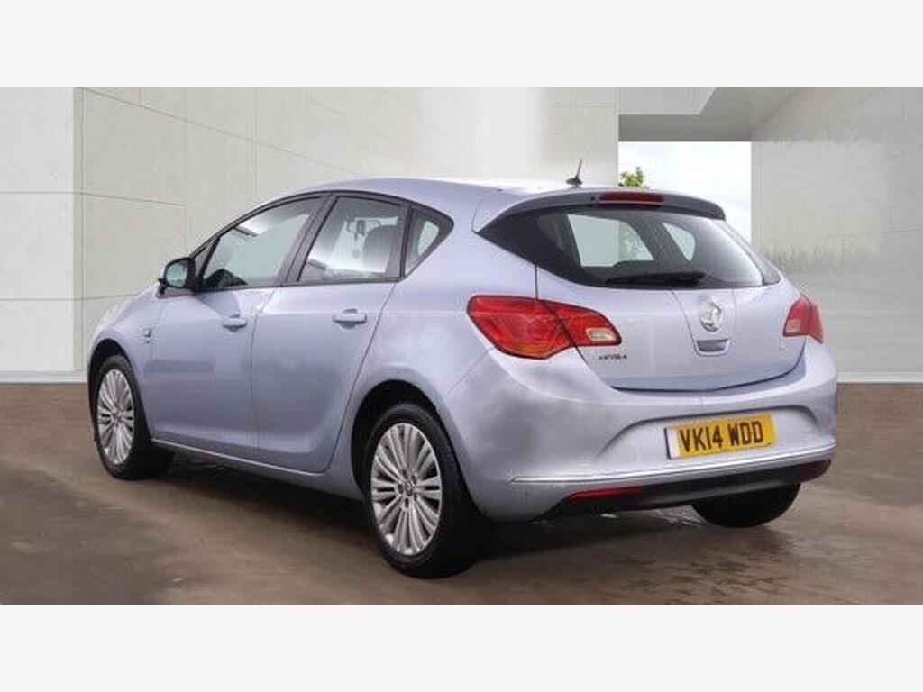 2014 Vauxhall Astra thumbnail 3