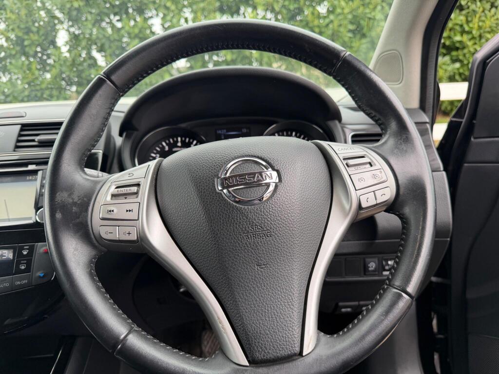 2017 Nissan Pulsar thumbnail 27