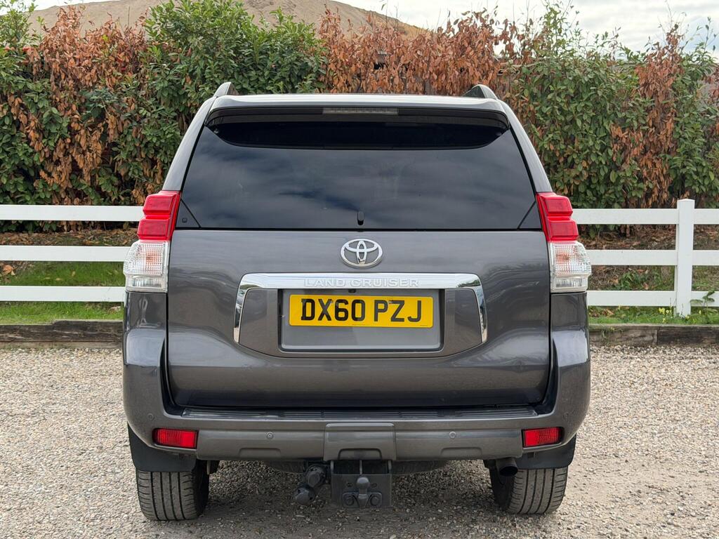 2010 Toyota Land Cruiser thumbnail 12