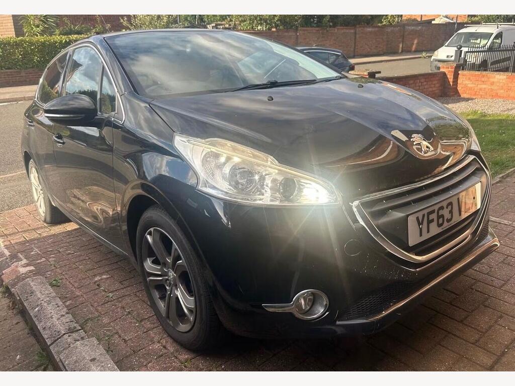 Peugeot 208 Hatchback 1.2 VTi Allure Euro 5 5dr