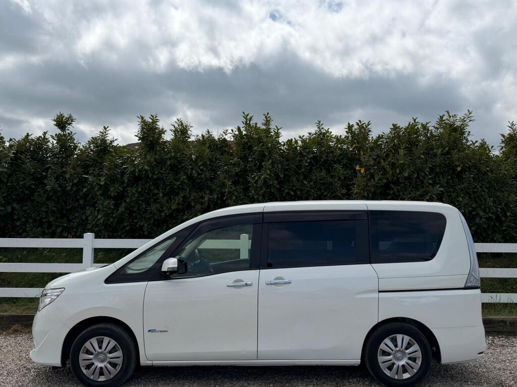 2014 Nissan Serena thumbnail 10