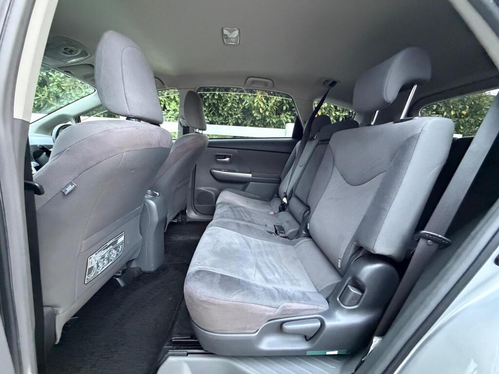 2013 Toyota Prius+ thumbnail 17