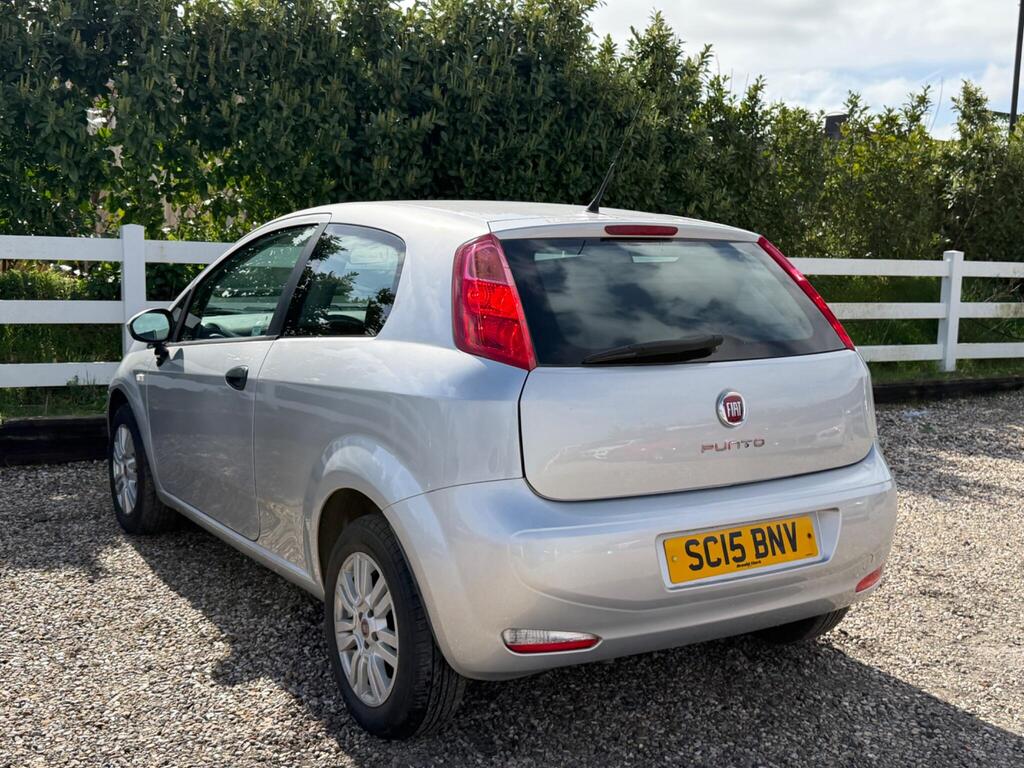 2015 Fiat Punto thumbnail 8