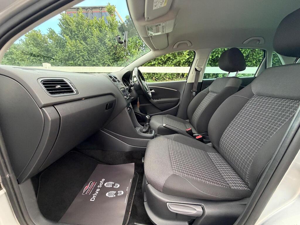 2015 Volkswagen Polo thumbnail 36