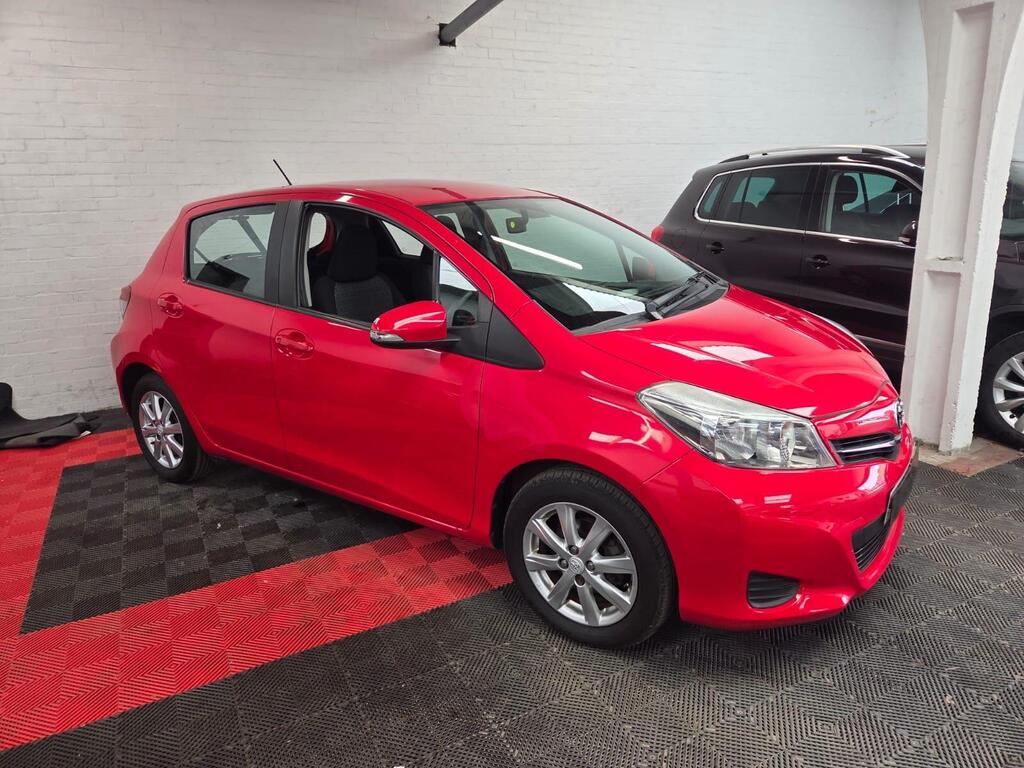 Toyota Yaris Hatchback 1.33 Dual VVT-i TR Euro 5 5dr