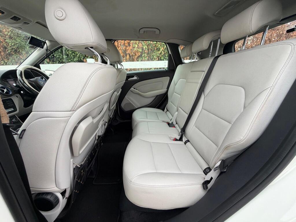 2015 Mercedes-Benz B Class thumbnail 32