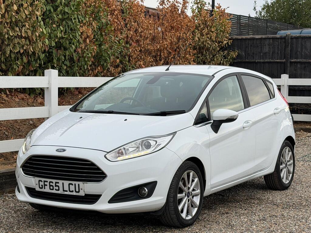 2015 Ford Fiesta thumbnail 9