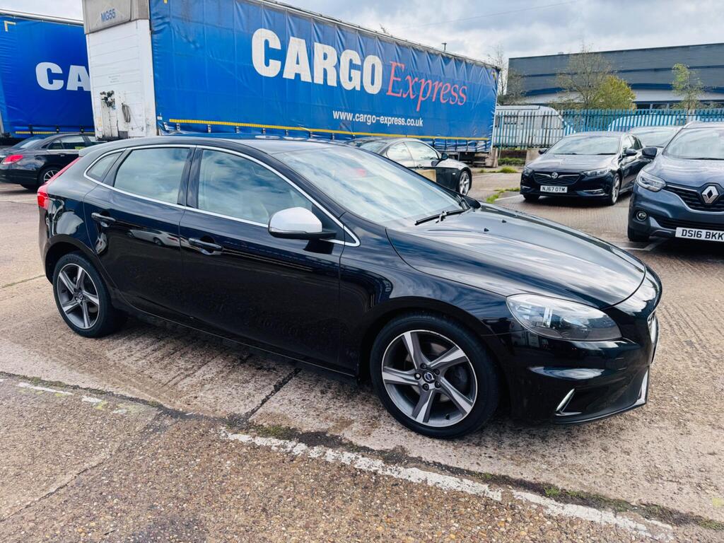 Volvo V40 Hatchback 2.0 D2 R-Design Euro 6 (s/s) 5dr
