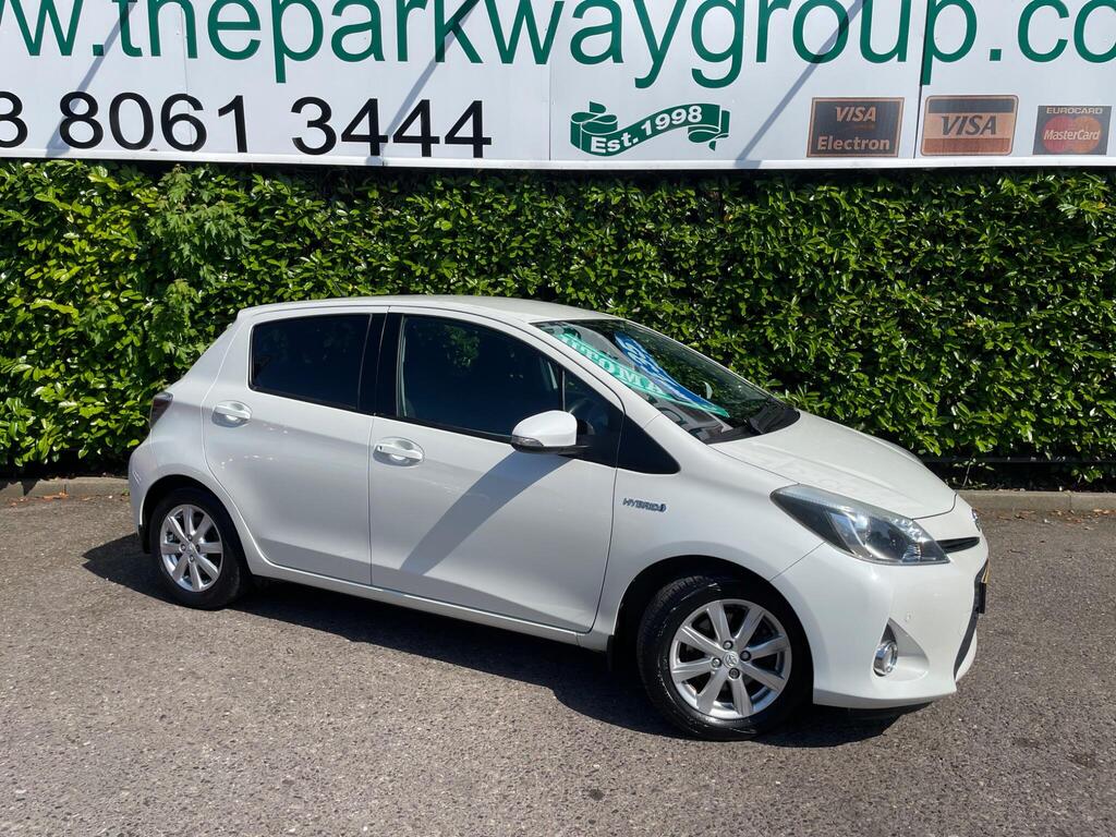 Toyota Yaris Hatchback 1.5 VVT-h Icon Plus CVT Euro 5 5dr