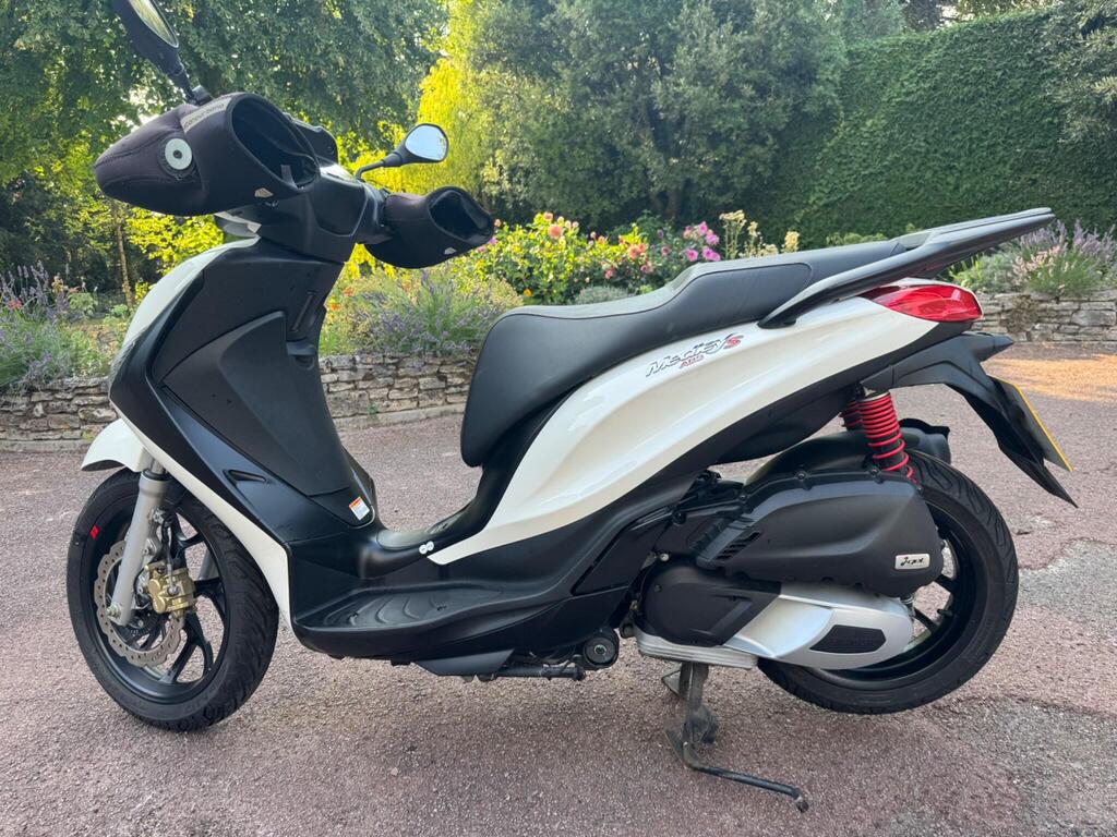 Piaggio Medley 125