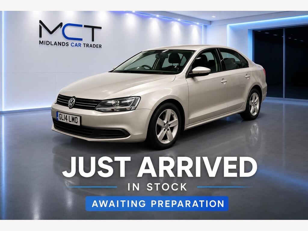 Volkswagen Jetta Saloon 1.6 TDI BlueMotion Tech SE DSG Euro 5 (s/s) 4dr