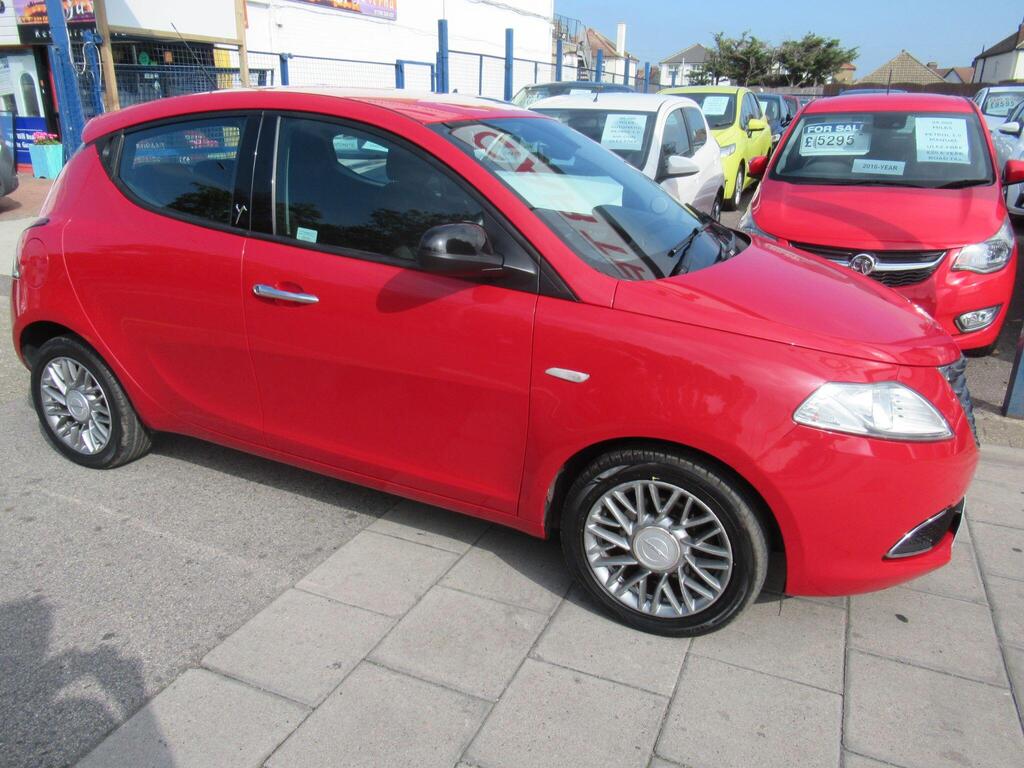 Chrysler Ypsilon Hatchback 0.9 TwinAir SE Euro 5 (s/s) 5dr