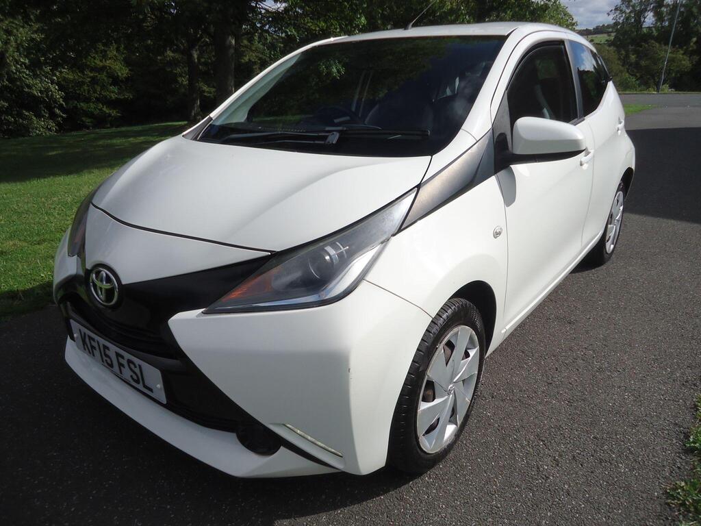 Toyota AYGO Hatchback 1.0 VVT-i x-play Euro 5 5dr Euro 5