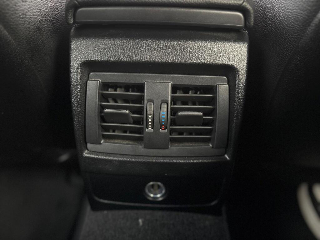 BMW 1 Series 3.0 M140i Shadow Edition Auto Euro 6 (s/s) 3dr thumbnail 40