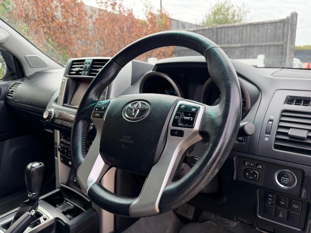 2010 Toyota Land Cruiser thumbnail 48