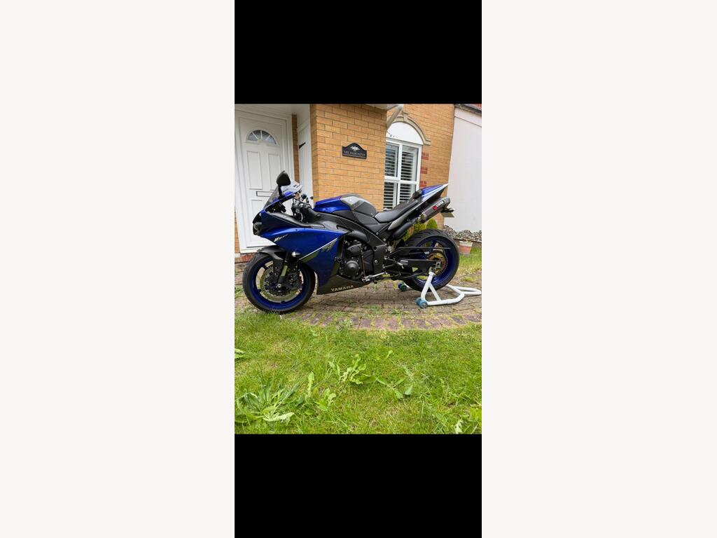Yamaha R1