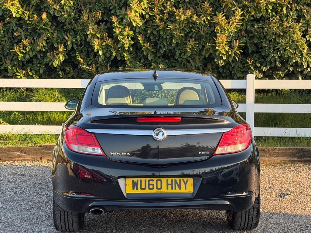 2010 Vauxhall Insignia thumbnail 11