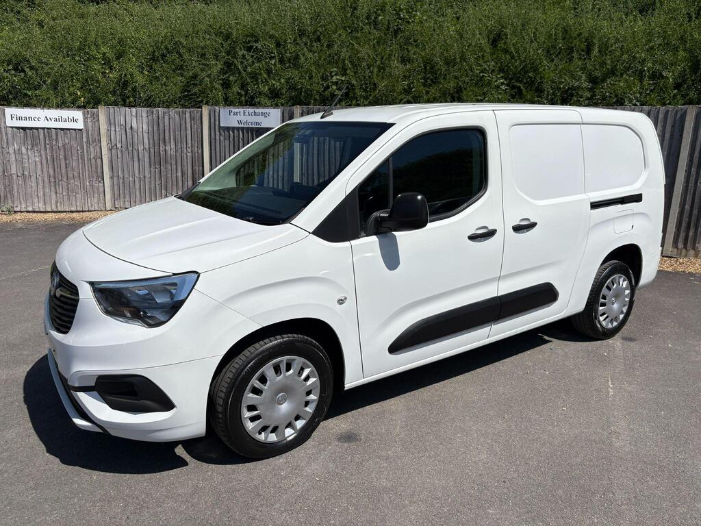 Vauxhall Combo Panel Van 1.5 Turbo D 2300 Sportive L2 H1 Euro 6 4dr