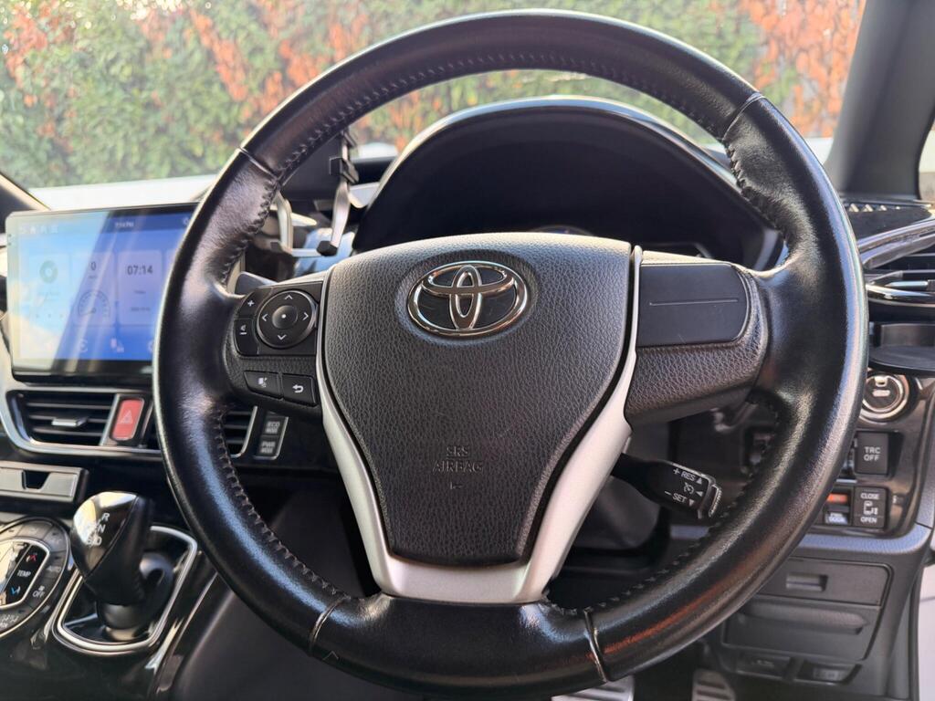 2014 Toyota Voxy thumbnail 49