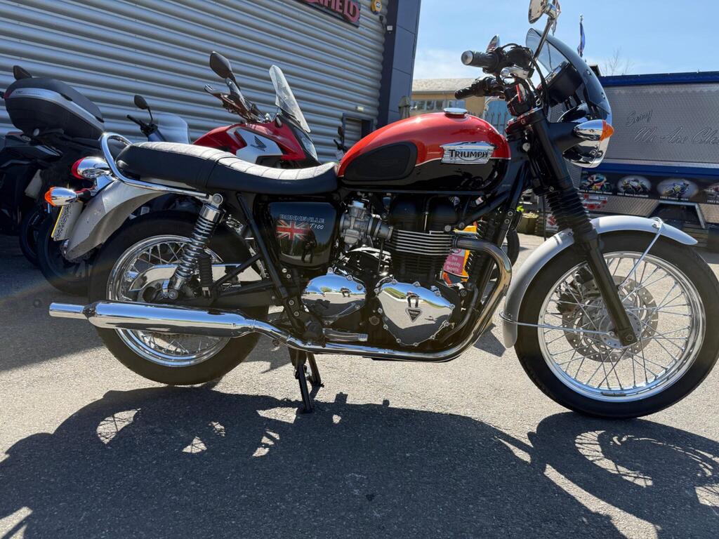 Triumph Bonneville T100