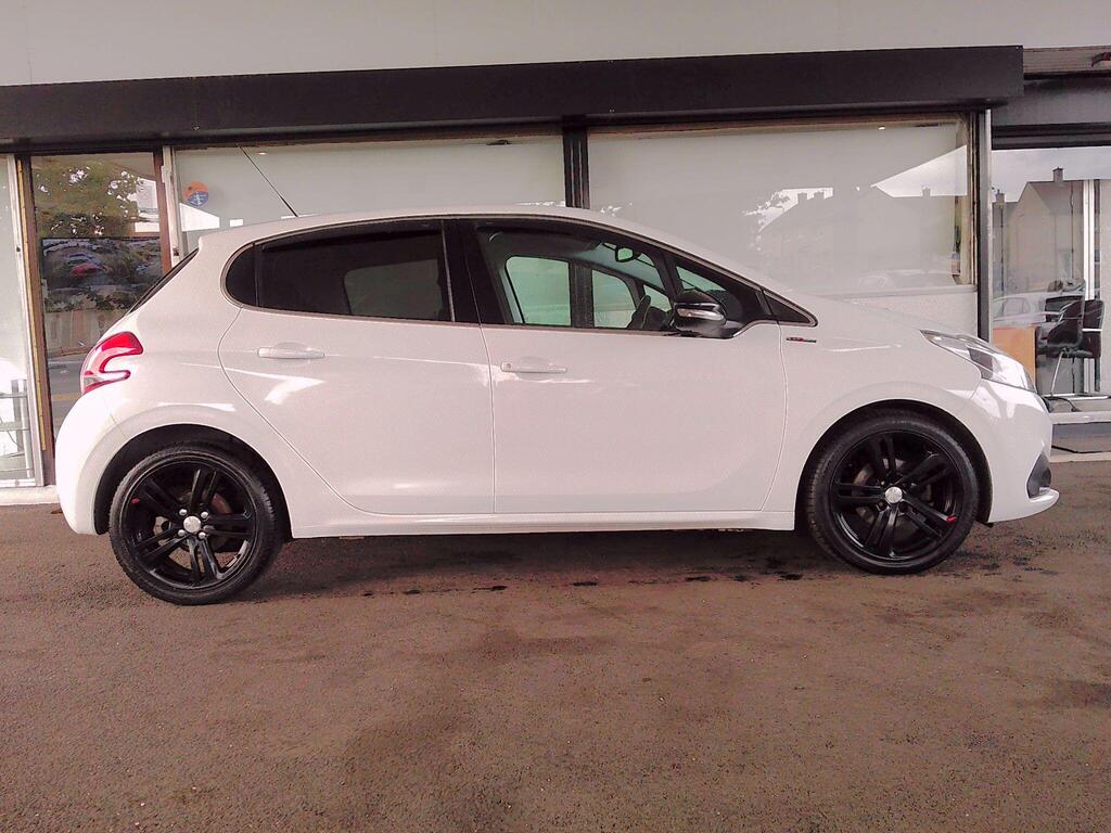 Peugeot 208 Hatchback 1.2 PureTech GT Line Euro 6 (s/s) 5dr
