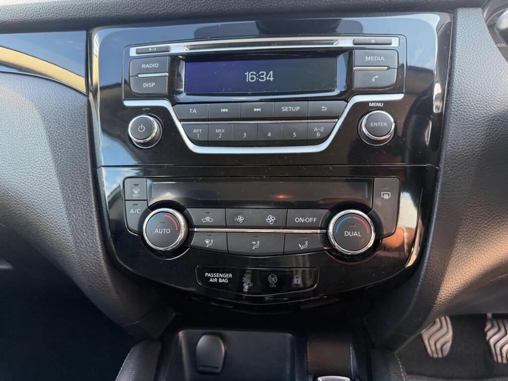 2014 Nissan Qashqai thumbnail 29